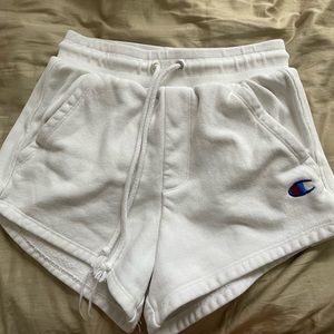 champion shorts🤍